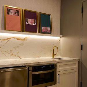 One-Bedroom King Suite Tub Mobility Accessible